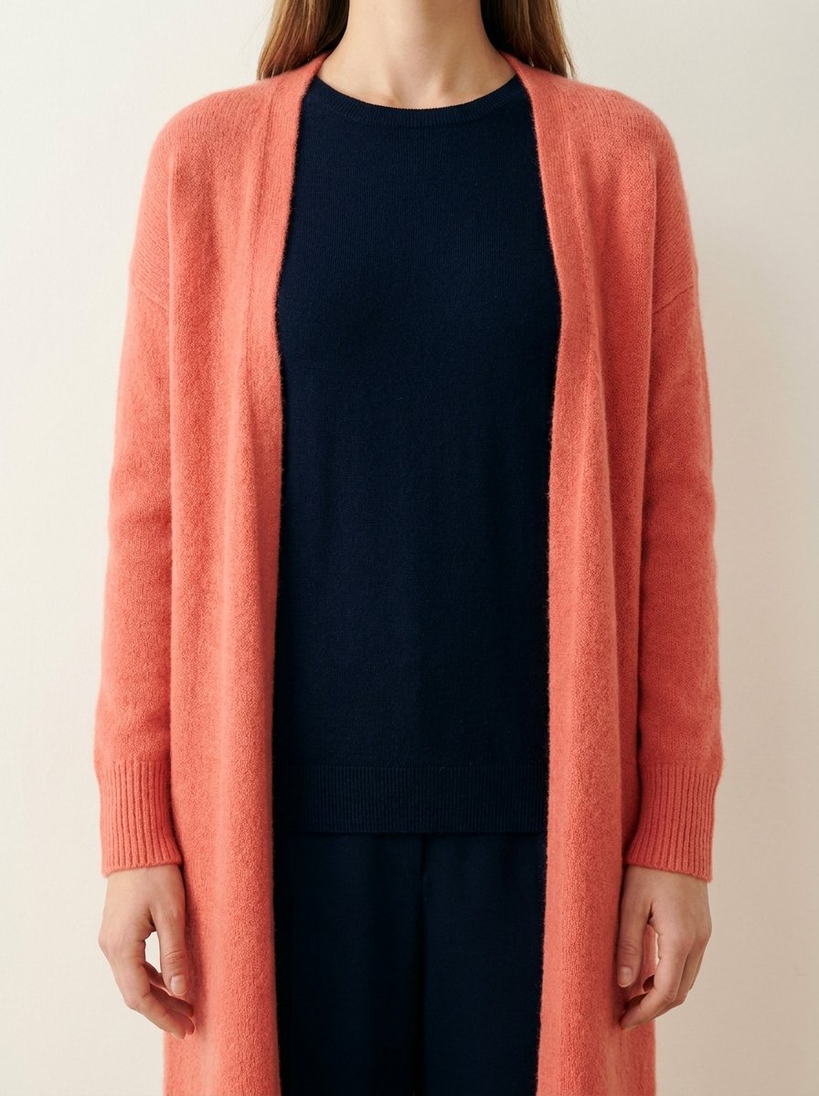 Bleu marine et corail, l’accord couleur