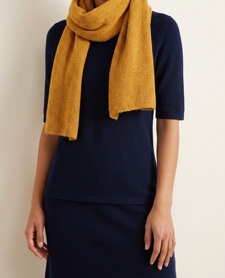 Bleu marine et moutarde, l’accord couleur