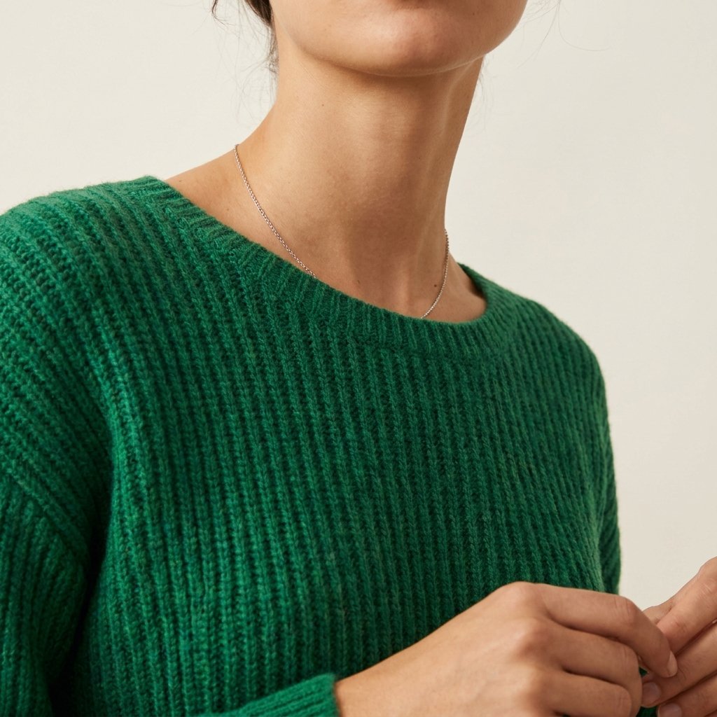 Vert près du cou, l’accord selon la carnation