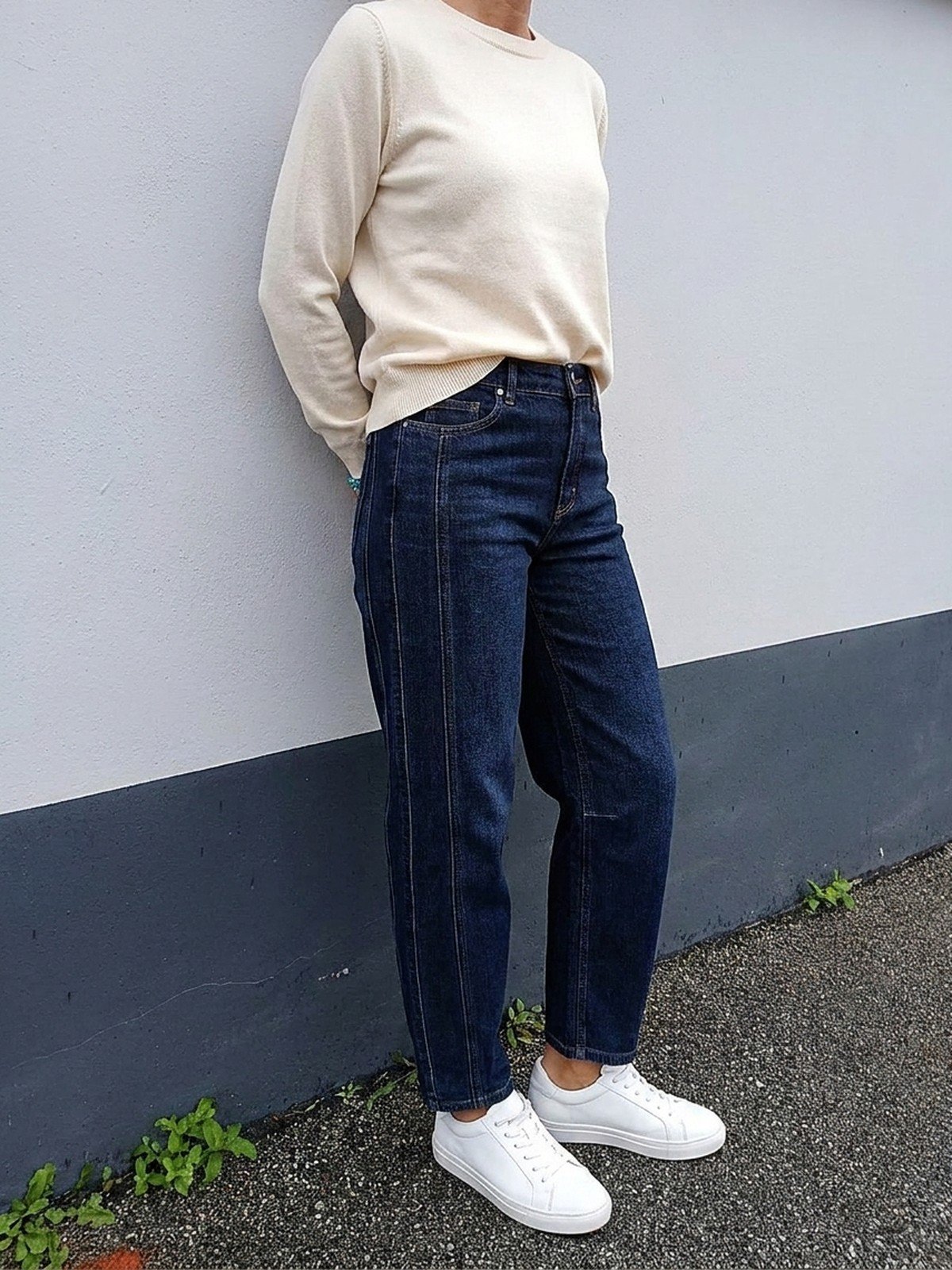 Jean Caitlina side patch dark stone Red Button porté, bande surpiquée sur le côté